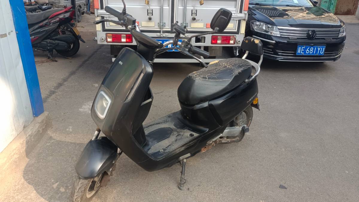 艾玛电摩一辆5块20电池续航70多里地<br>电瓶1年多便宜出